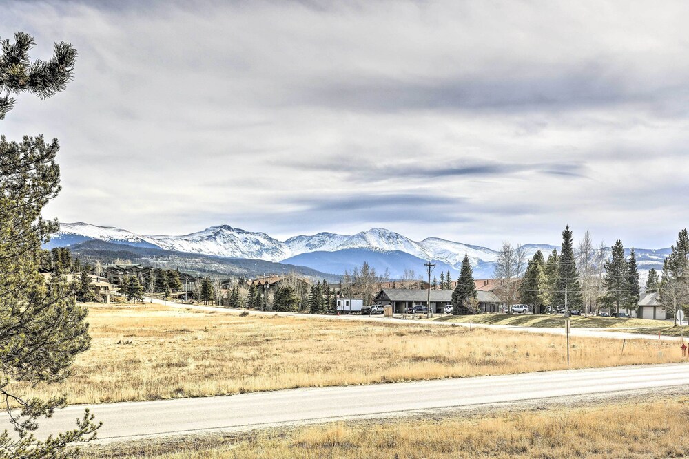 Condo w/ Balcony & Views - Steps to Ski Shuttle! view 4