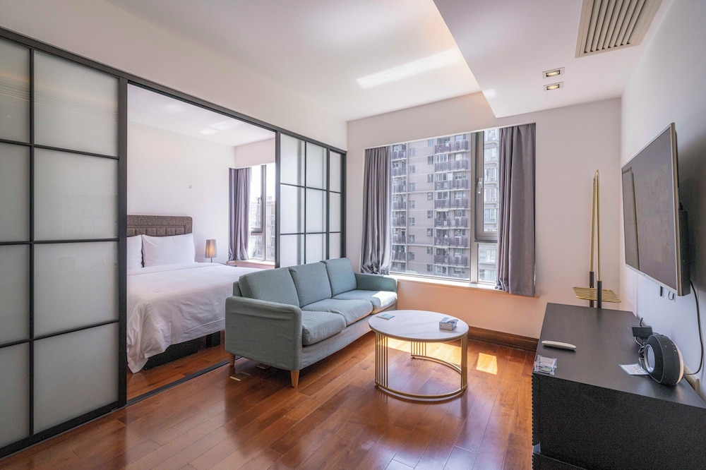 Tyms Modern 1BR 1BA Suite Xujiahui Metro
