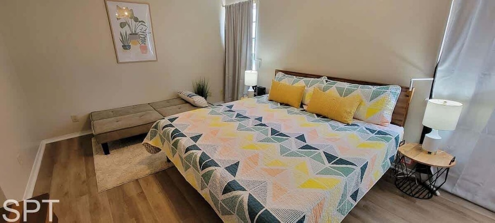 Large 3 Bedr Bay Views Pool Great Deck 3 Bedroom Condo