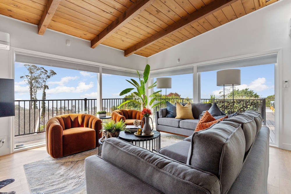 Serene Oceanview Escape With Expansive Deck 3 Bedroom Home