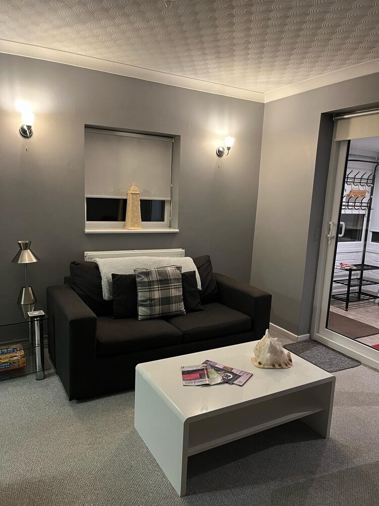 1-bedroom Apartment Sleeps 4, Parking view 5