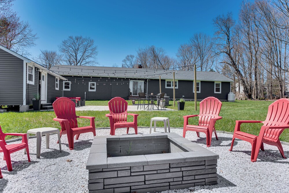 Beautiful Eliot Retreat w/ Fire Pit Game Room! - Property Image 16