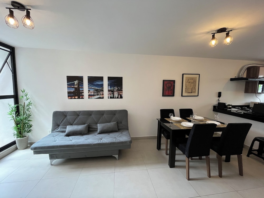 Casa com 2 suítes AC Higienópolis