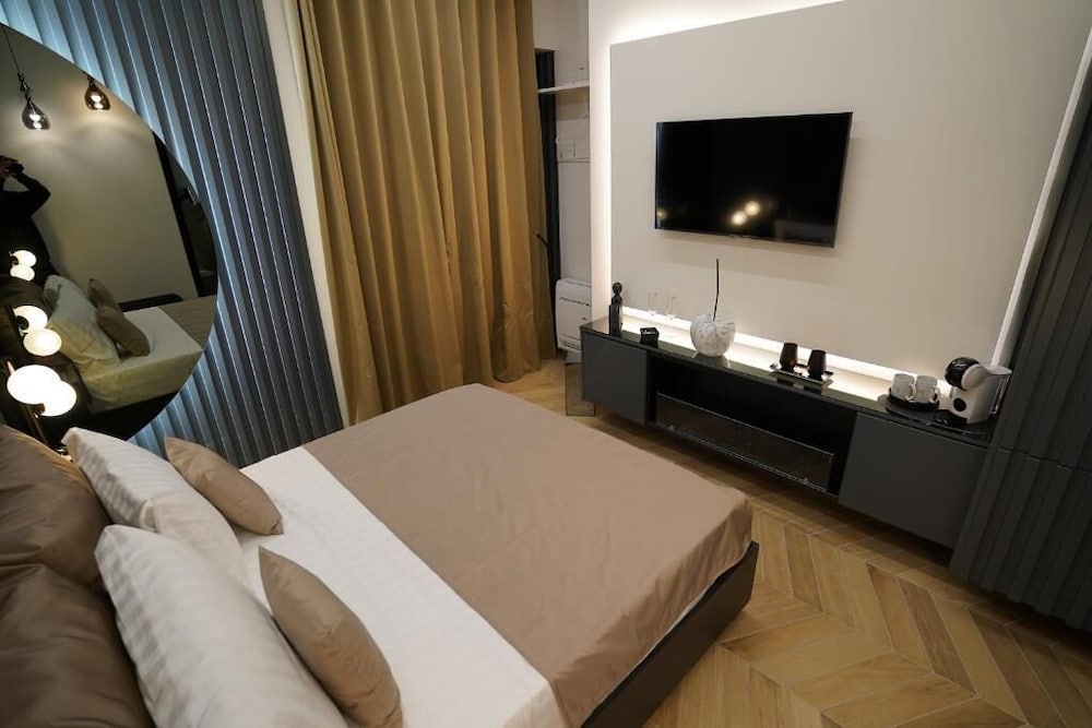 Barneys Club B&b