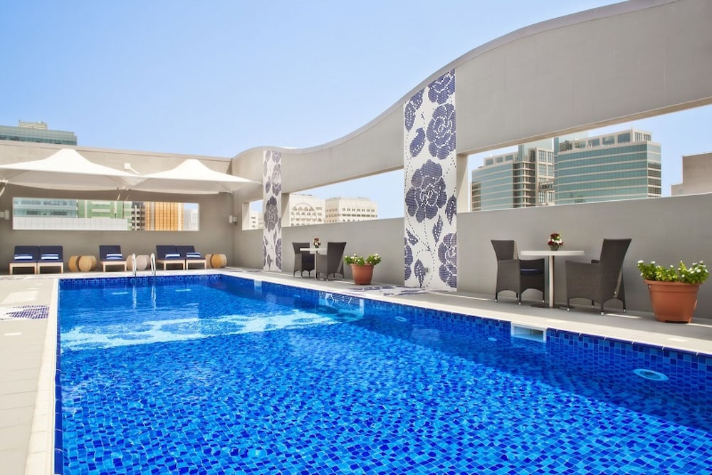 Hotel Oaks Liwa Executive Suites - Image 1