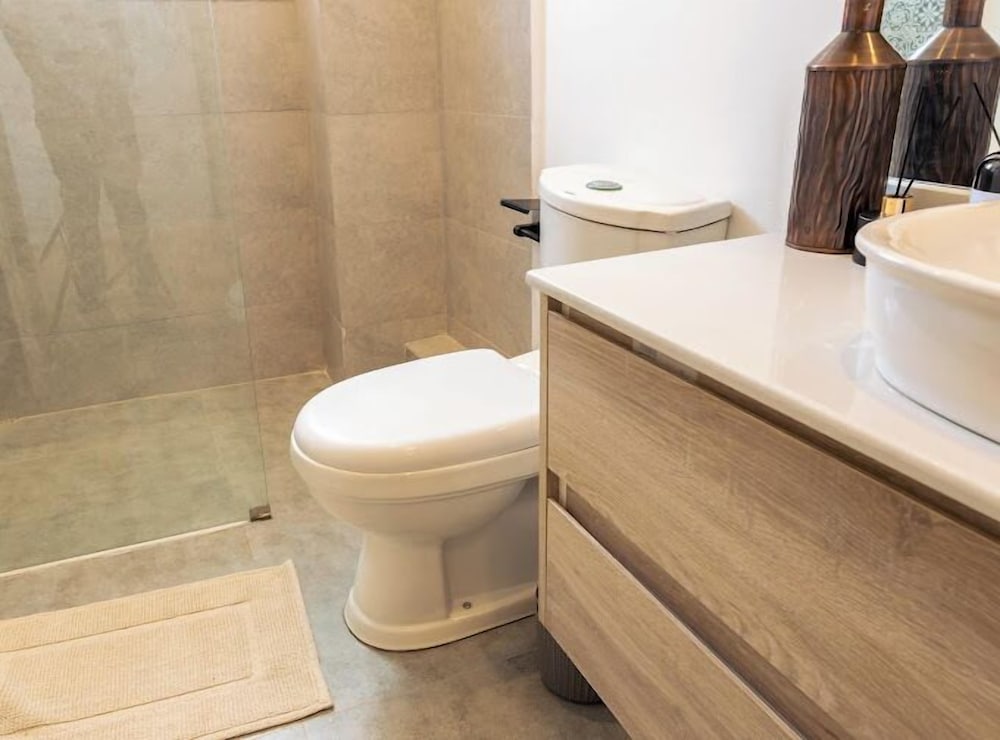 Lux Suites Studio City Apartments