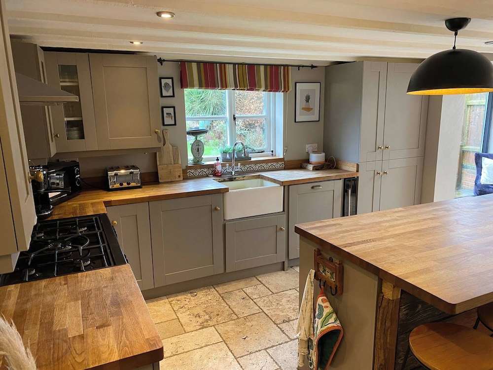 Stone Cottage Norfolk , Lovely Family Cottage