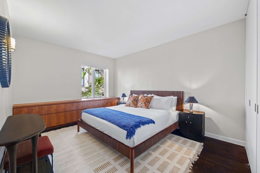 Prince by Rove Travel 2BR Soho Condo w Terrace