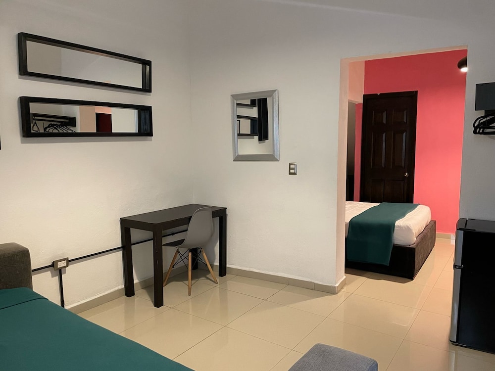 Adhoc Boutique Barrio Antiguo