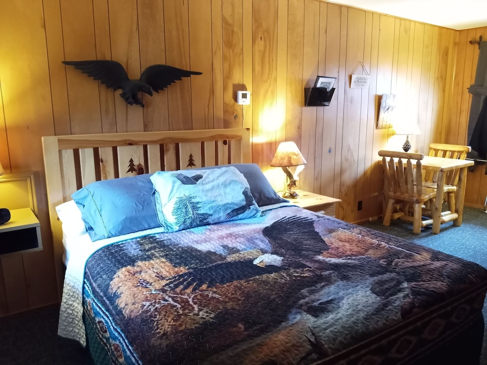 Sunshine Motel and Cabins view 4