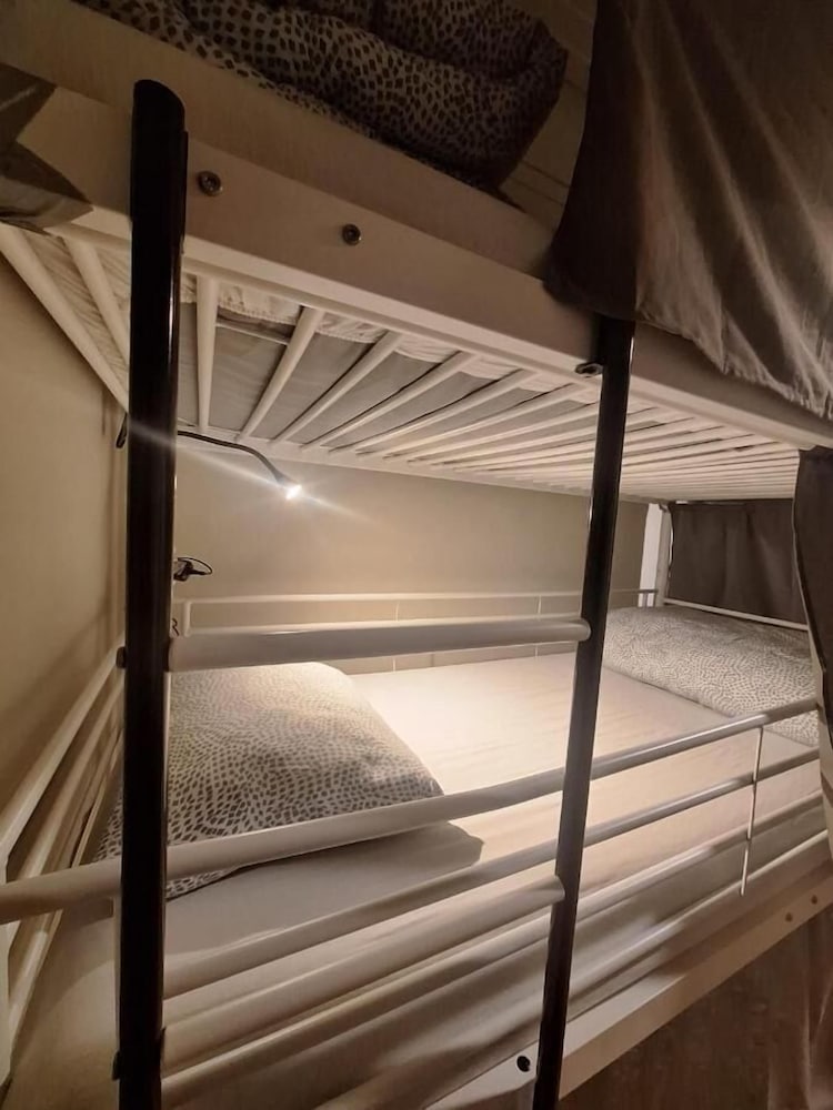 Easy Host Porto