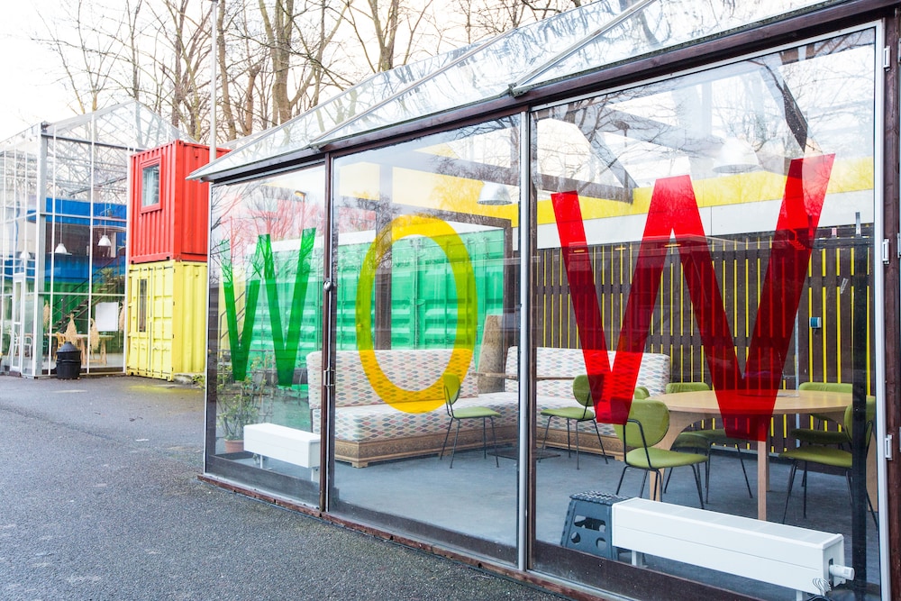 WOW Hostel Amsterdam
