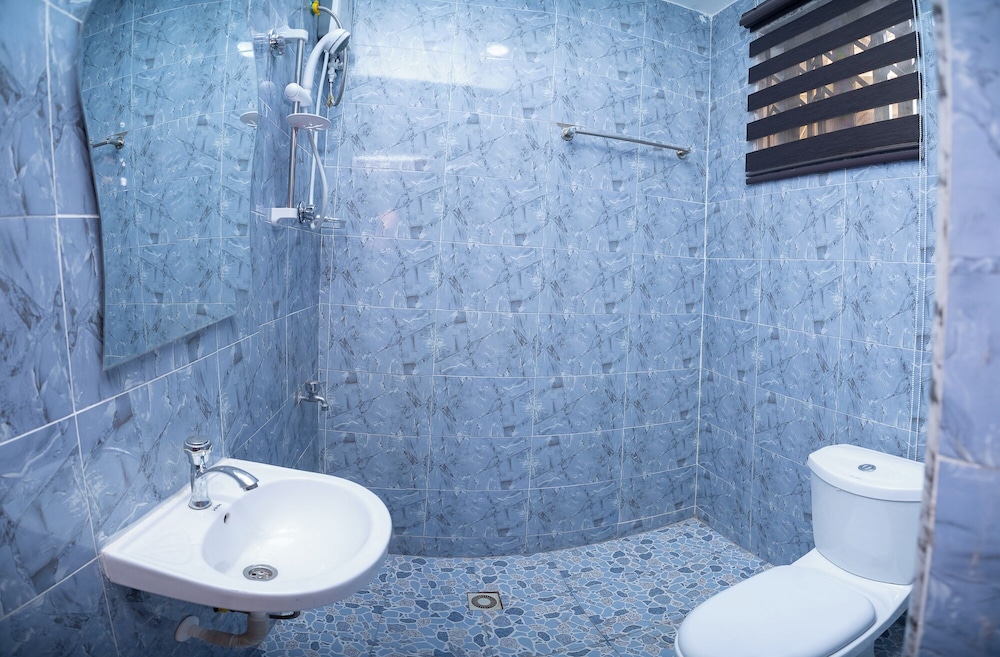 Cute & Comfy Condo  Close to Highway view 2