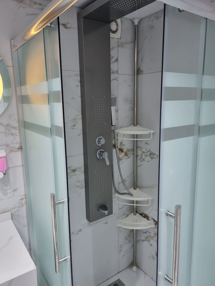 Charming Amman Apartment With Security and Modern Amenities
