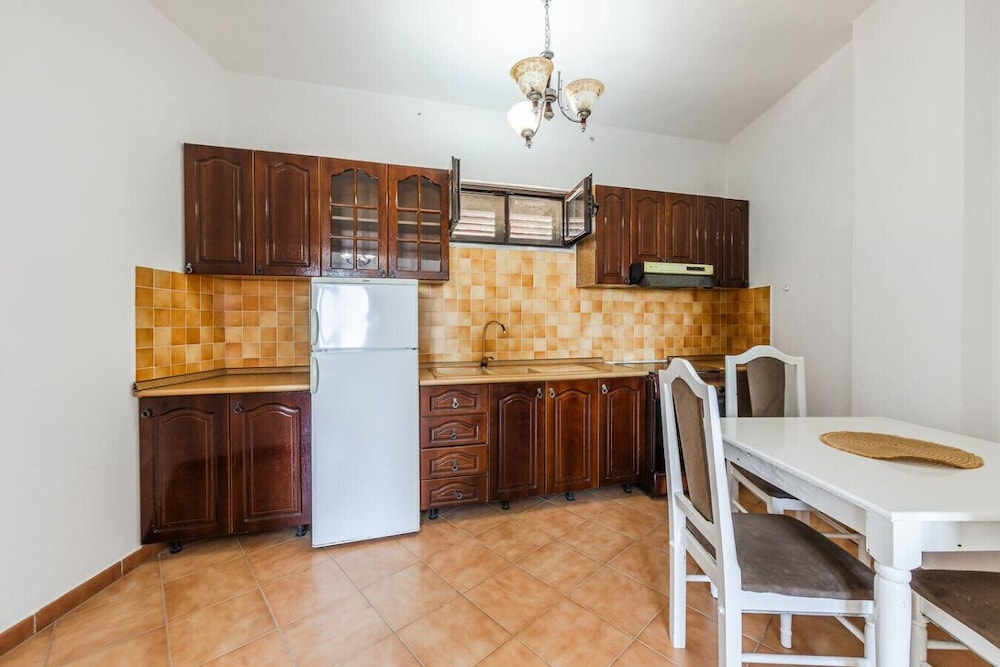 Red House 1 in Shkoder