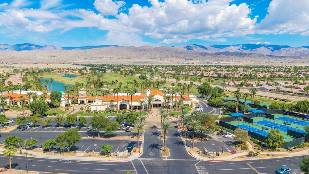 Desert Fairway Oasis