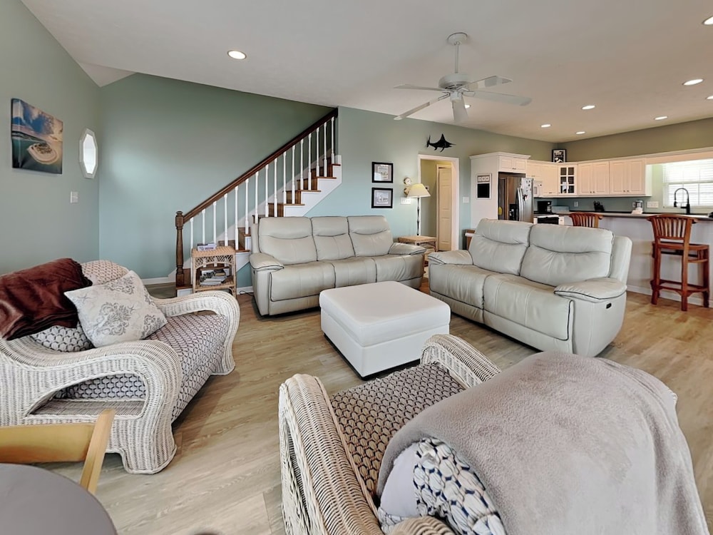 Casa Capri by Topsail Realty