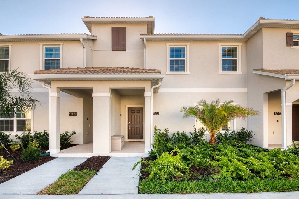 Nice Home Near Disney With Private Pool - Image 1