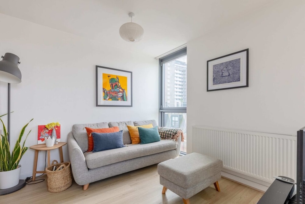 Funky 1BD High-rise Flat W/city Views, Angel!