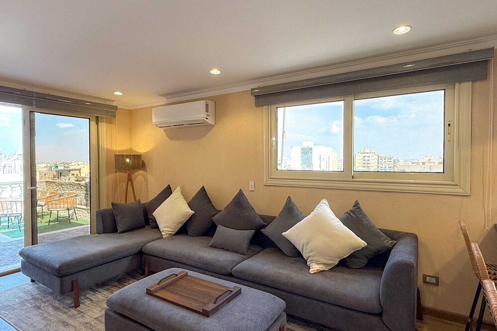 Xuru Stays I The 1bdr Rustic Rooftop w/ Wow Outdoor Terrace