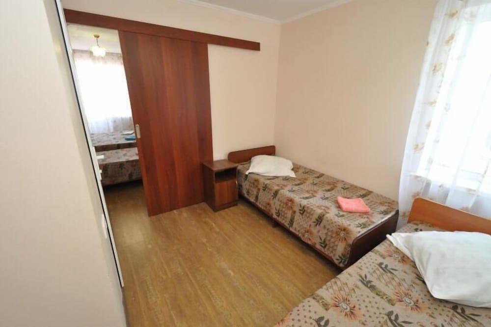 Vintage guest house view 4