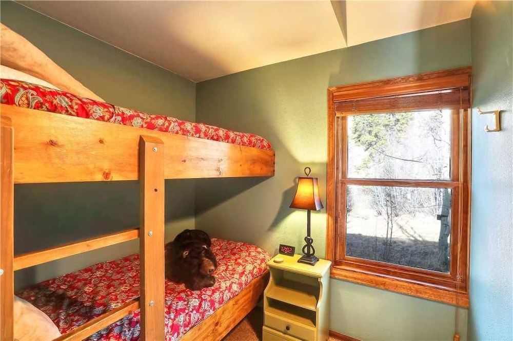 Hideaway Cabin House