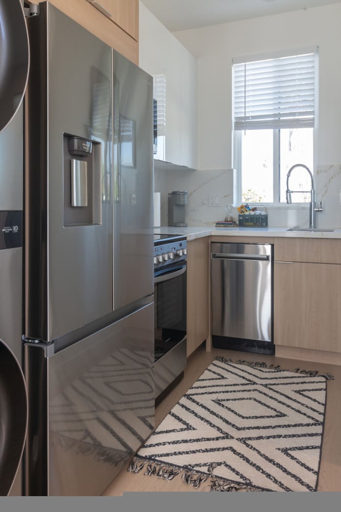 Scandinavian-style 1BR Apartment Built 2024 p83