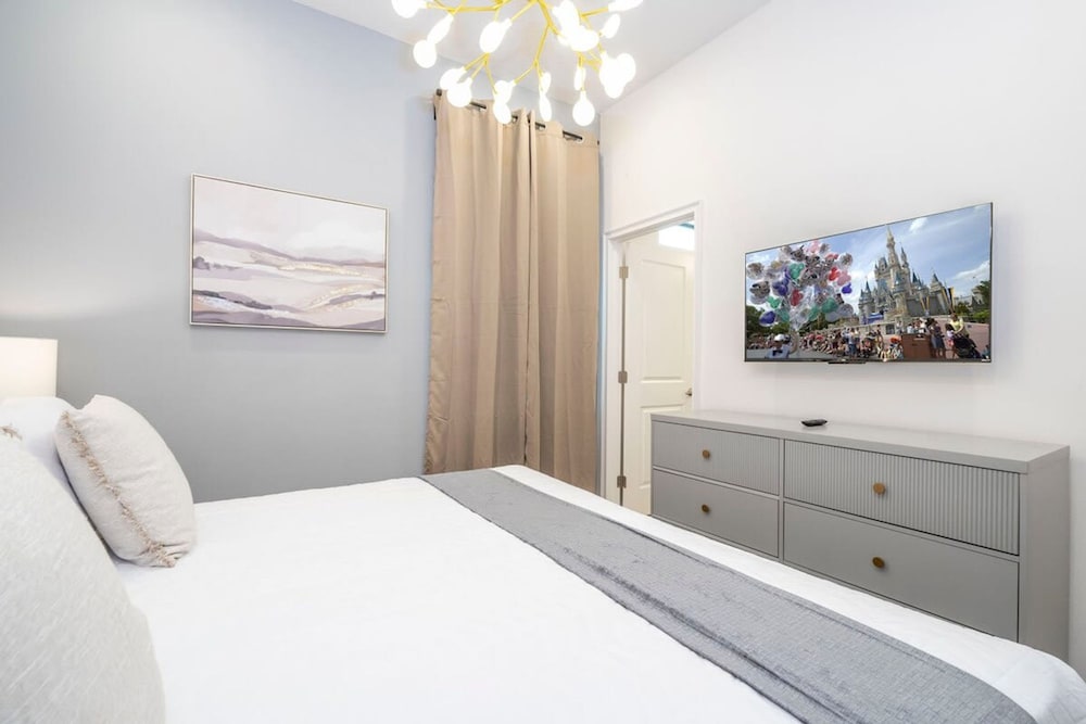 6163 Fantastic Home With 12bd