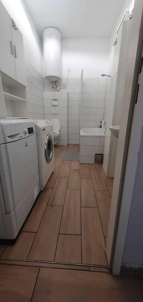 Group Stay 3 Apts Near Enkplatz