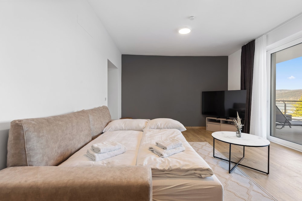 Maria Blick Lake View Apartments