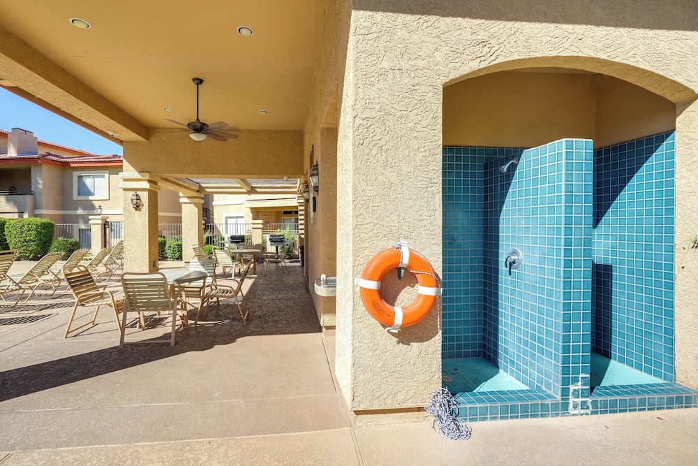 Family-friendly Condo w/ Pool Access in Phoenix!