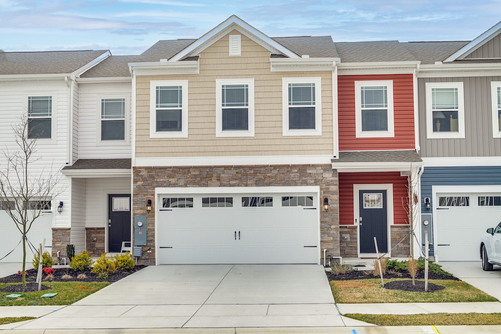 Pool Access & Beach Shuttle: Millville Townhome! view 3