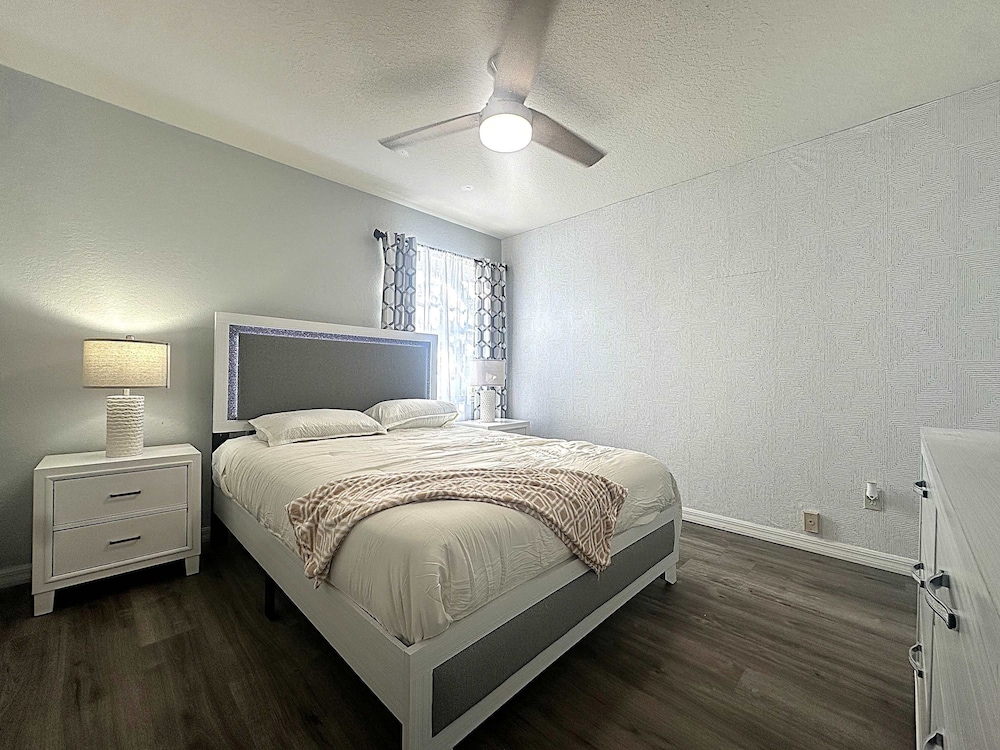 Family Villa 5 Bedroom Near Disney World
