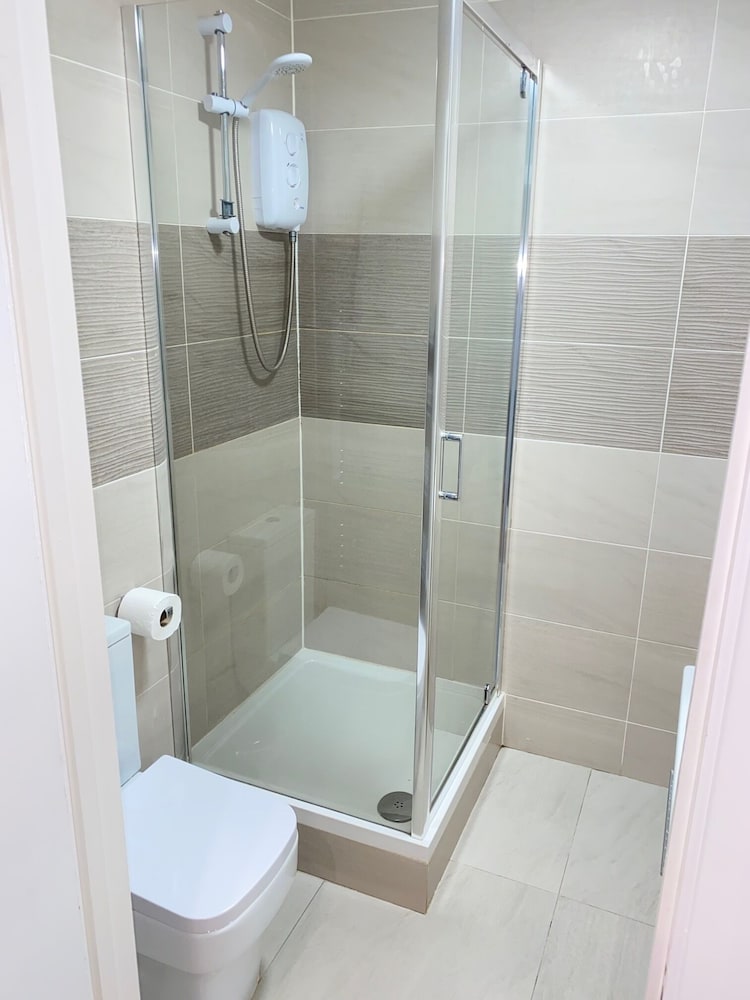 Leicester Vacations - Showcase Apartments Kimberley House - Property Image 2