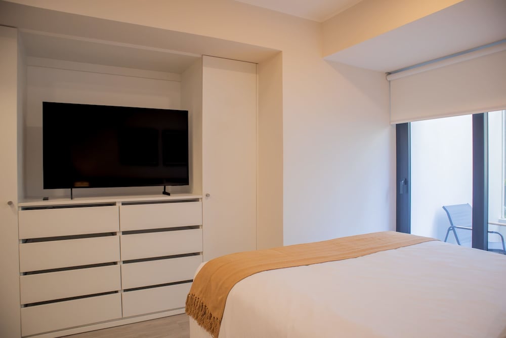 w Spectacular 1BR w Terrace in Miraflores