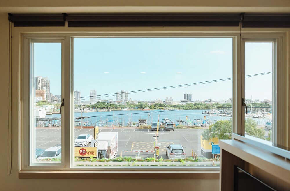 Canal16 HarborView Studio