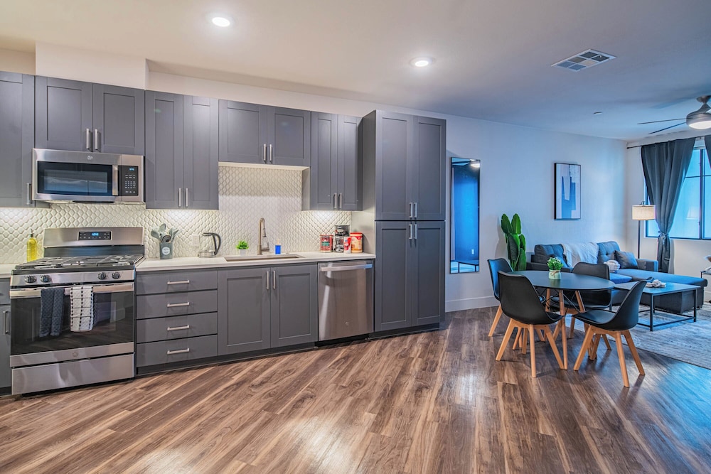 ROVE LIVING/KB - Scottsdale Grand