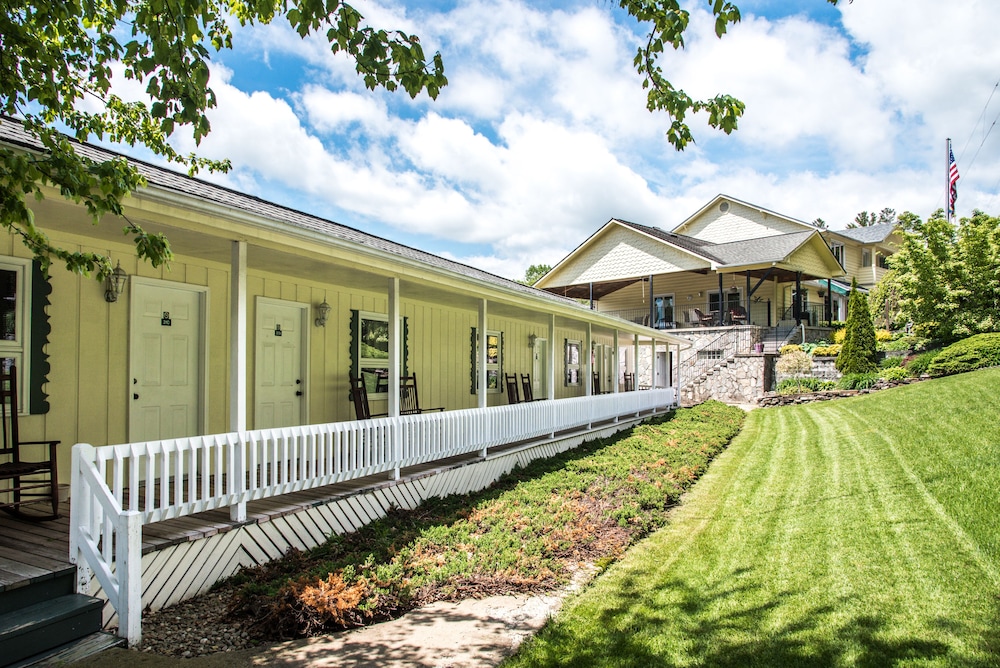 Boxwood Lodge