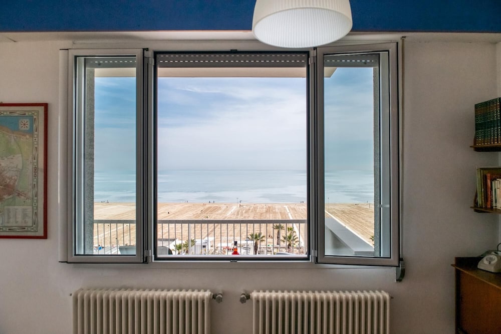Liza 6 in Rimini With 2 Bedrooms and 1 Bathrooms view 3