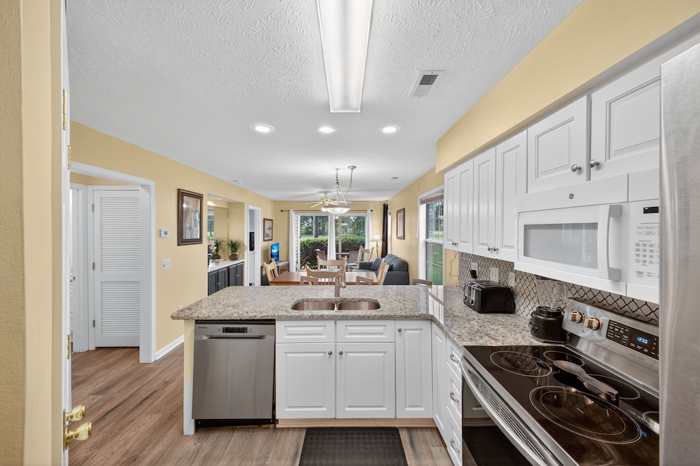River Oaks 5c 2 Bedroom Condo