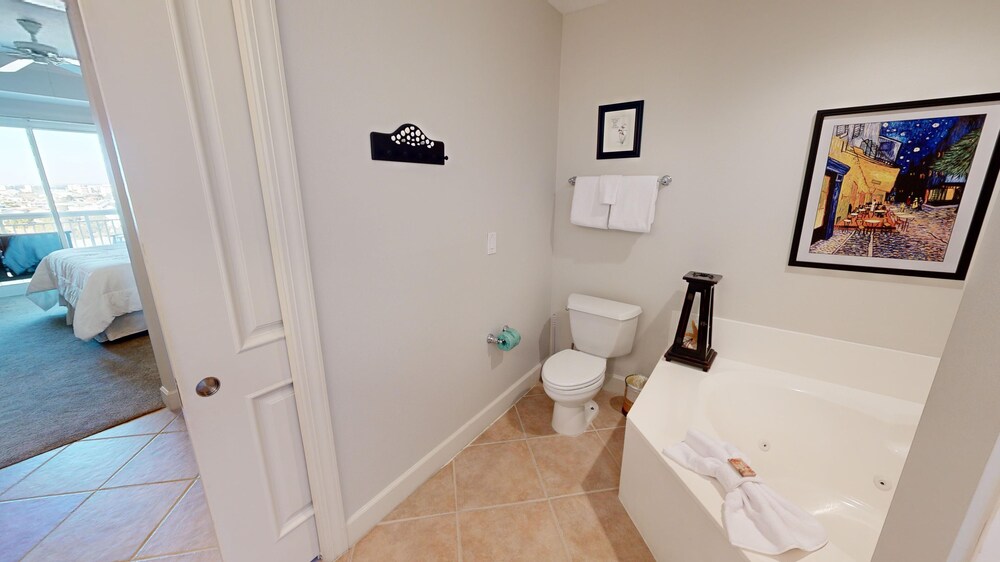 Harbor Landing 802b 2 Bedroom Condo