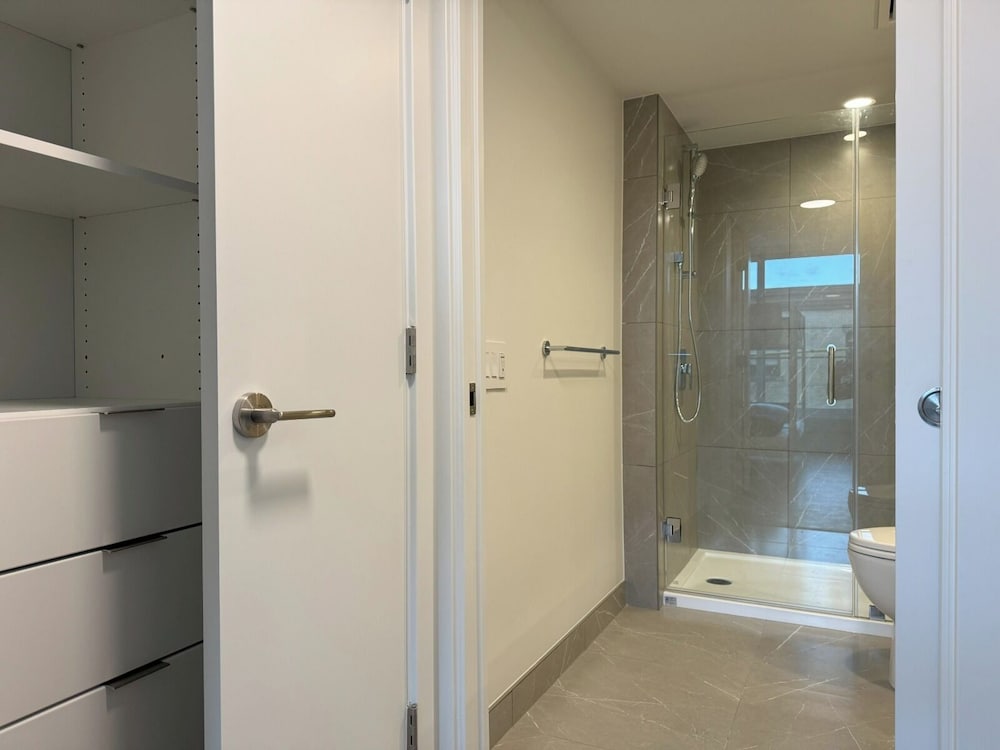 Silverstone Downtown Long-Term stay
