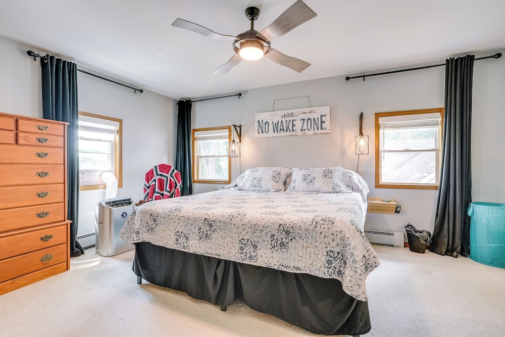 Kayaks, Rowboat & Game Room - Lake Gilead Getaway!