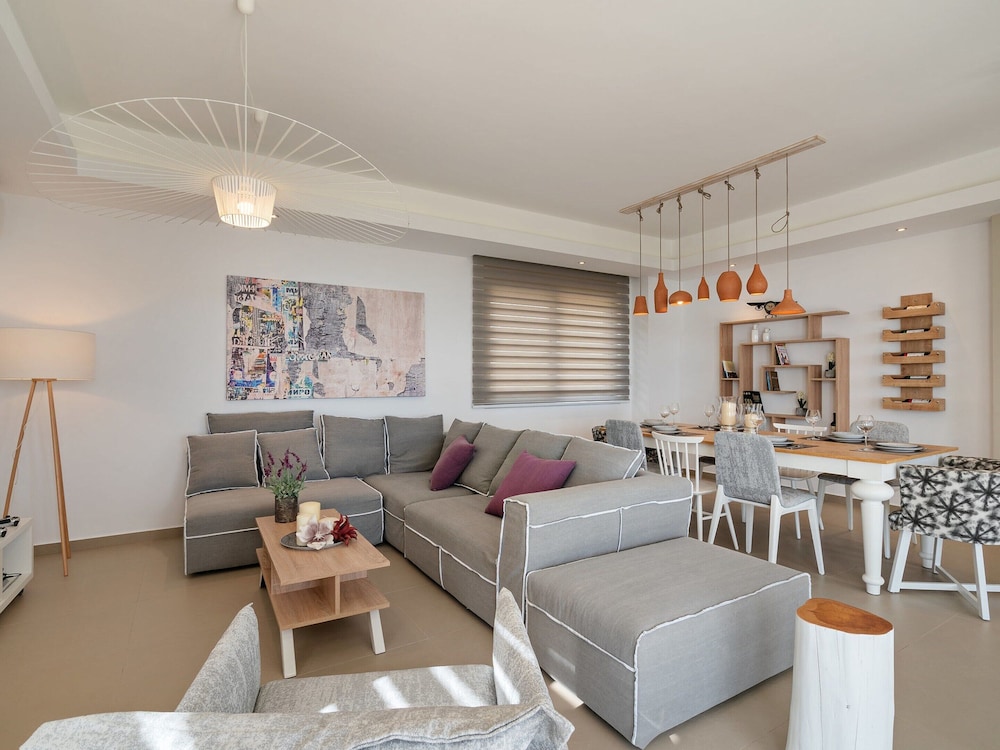 Modern Villa With Private Pool in Plakias