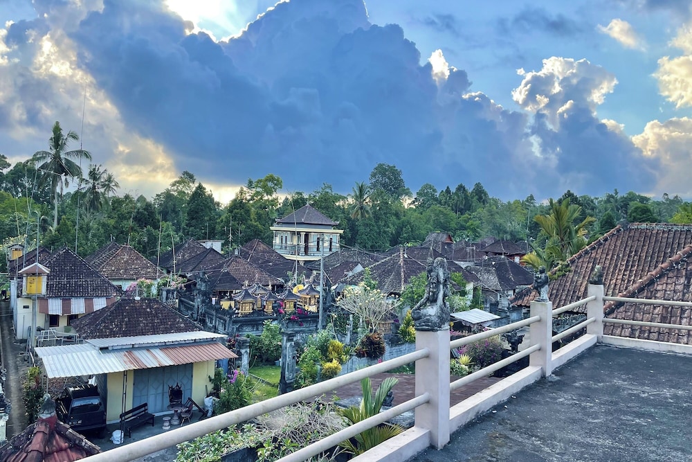 Mongan Homestay Beside The Belulang Hot Spring