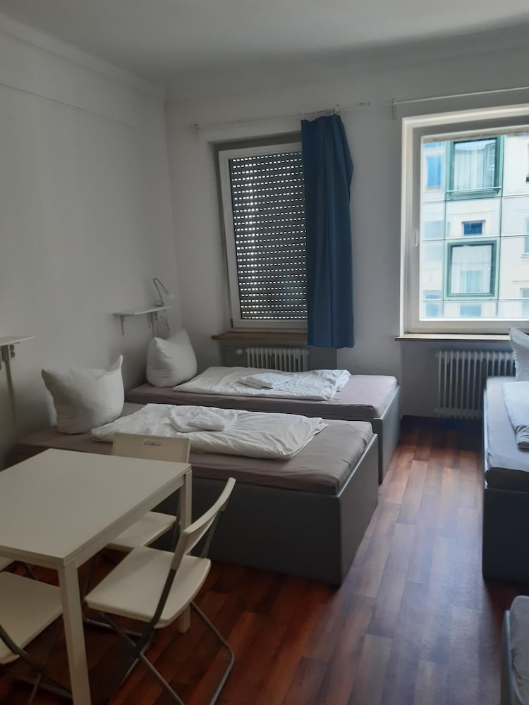 2-Rent Group Hostel Apartments SEN14