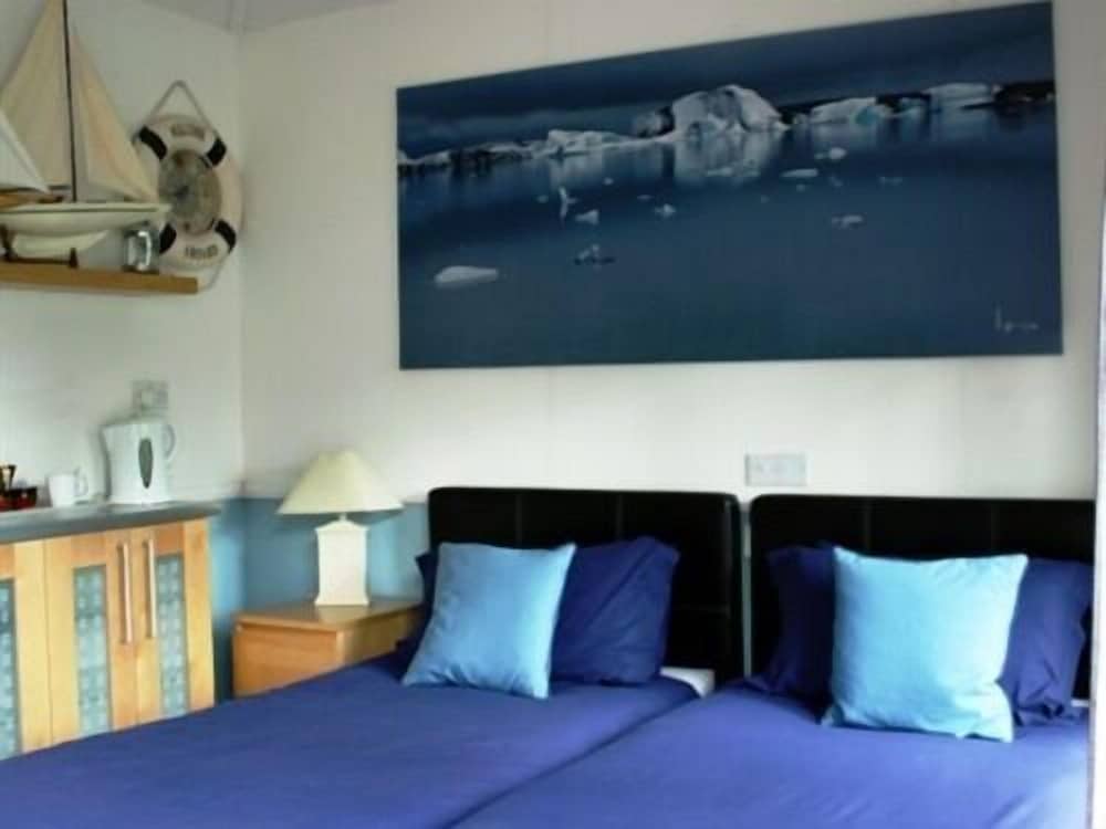 Solihull Vacations - The Redlands - Property Image 2