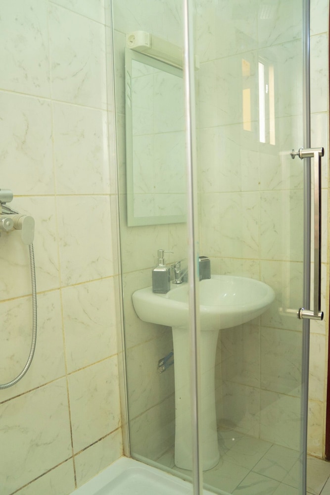Modern Chic Apartment Yaoundé