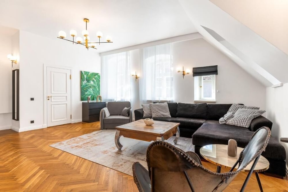 Luxury 2BD apartment in City Center