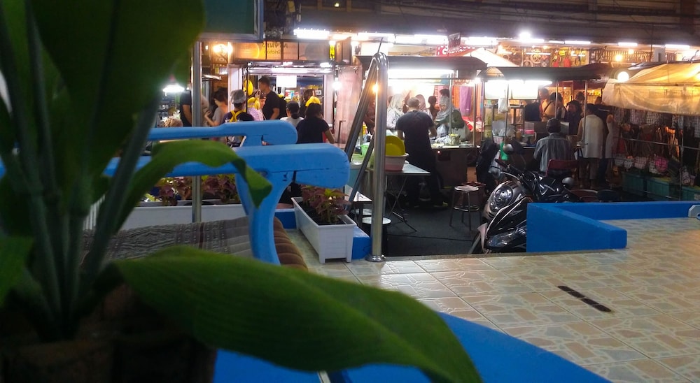 Hua Hin Night Market Hostel